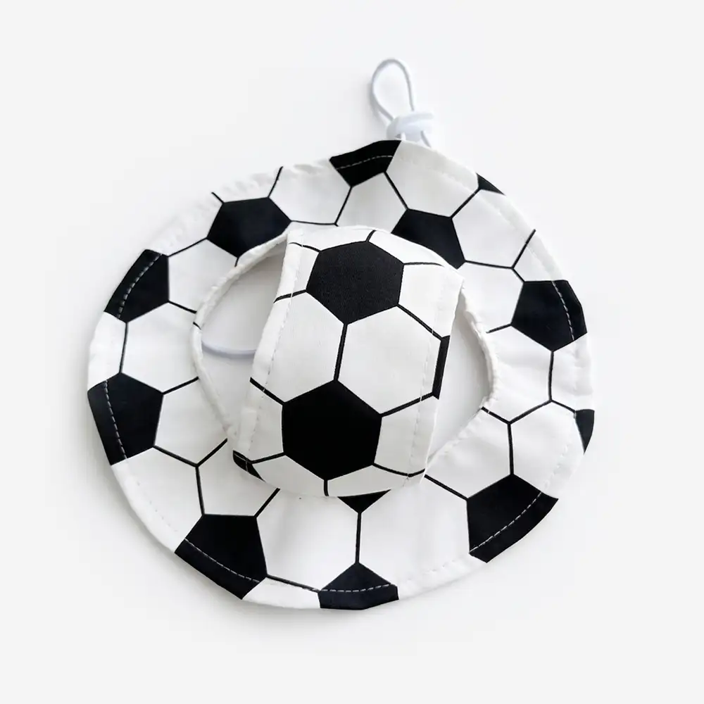 Chapeau pour animal de compagnie à motif de football - Image 6