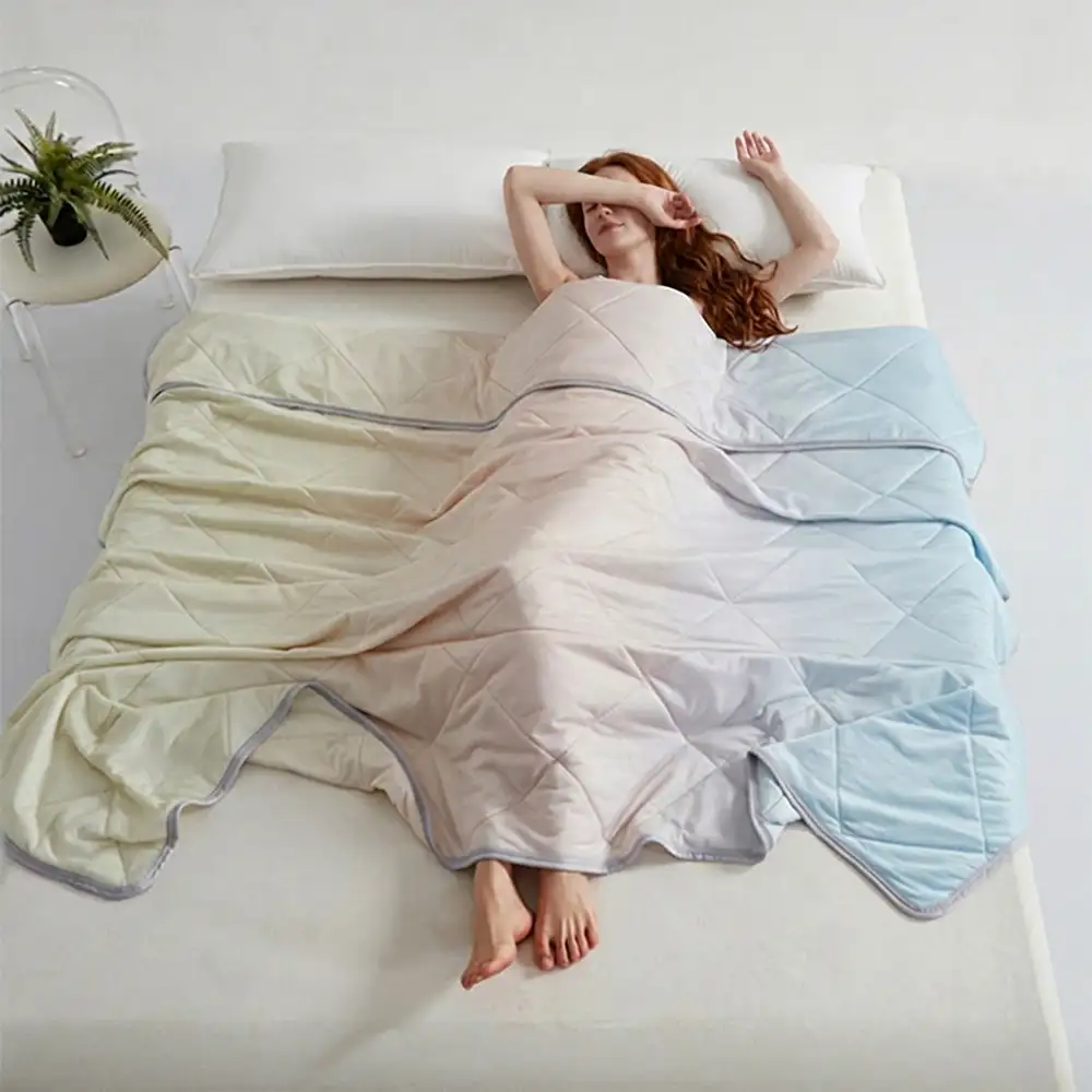 Couverture en soie glacée à effet froid double face avec un motif dégradé, douce pour la peau. - Image 10