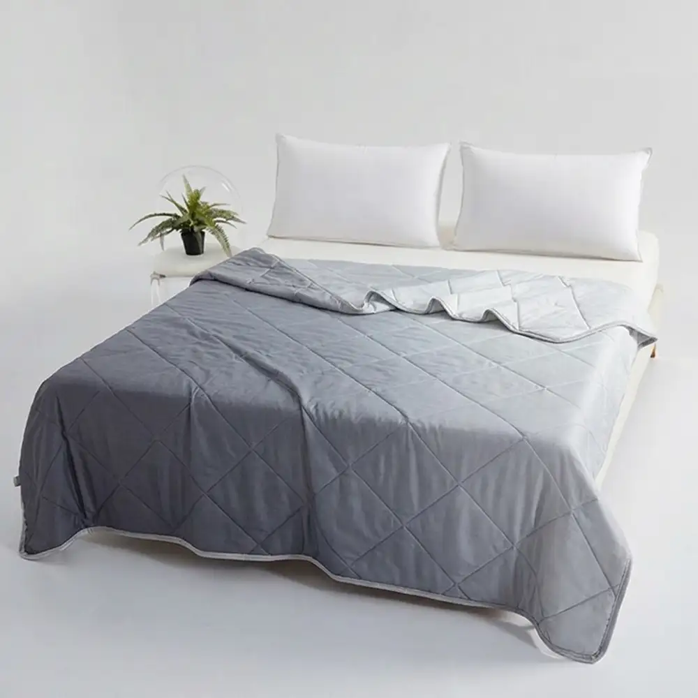 Couverture en soie glacée à effet froid double face avec un motif dégradé, douce pour la peau. - Image 11