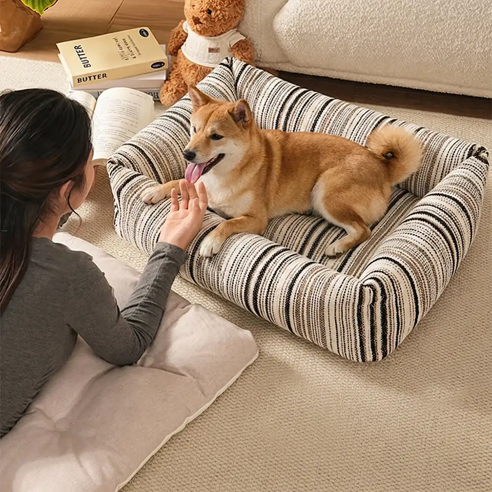 Painer pour chien en chenille rayée, résistant aux griffures et respirant, avec support pour le cou. - Image 8