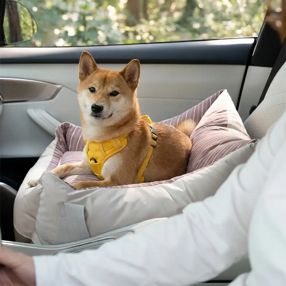 Lit de voiture pour chien semi-fermé, résistant à l'eau et sécurisé pour les voyages. - Image 3
