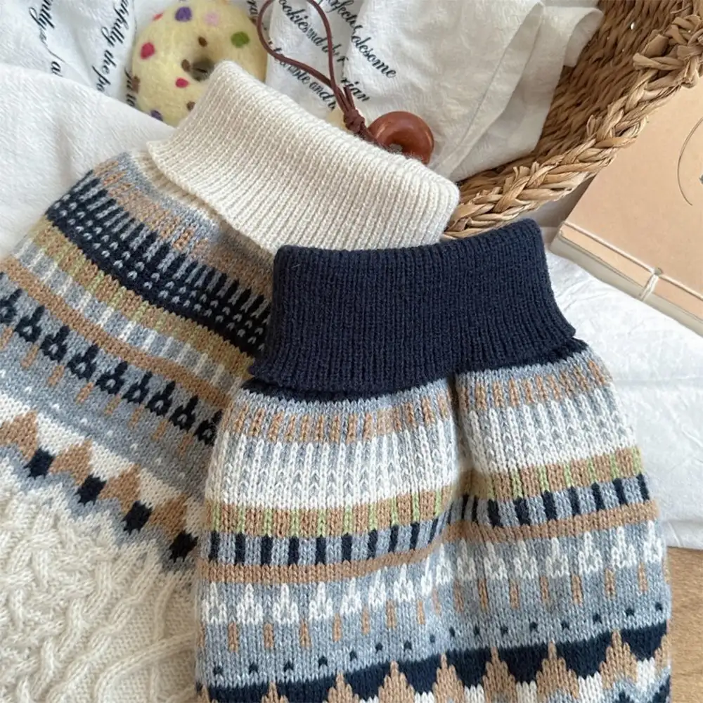 Pull en lin tricoté avec motif Fair Isle et col classique pour chien - Image 5