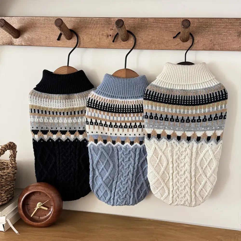 Pull en lin tricoté avec motif Fair Isle et col classique pour chien - Image 8