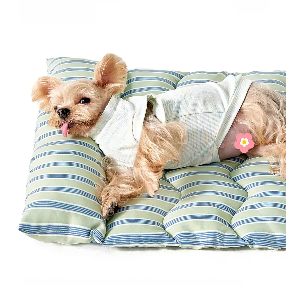 Tapis pour animaux en tissu doux, respirant, à rayures bicolores et réversible - Image 3